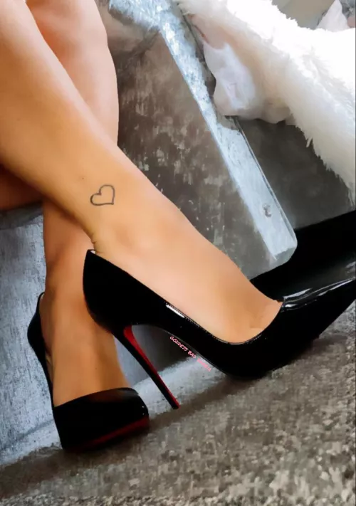 High heeled perfection by GoddessBadBarbie