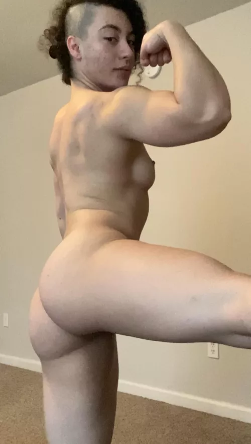 I heard you’re looking for a muscle mommy by anaglizzy