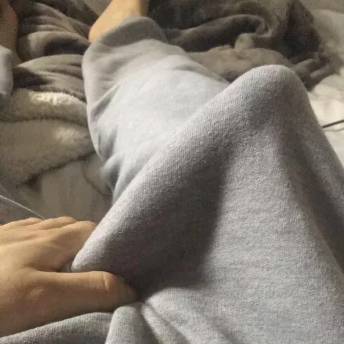 I love wearing these grey sweatpants to the gym. Would you creep on me? by adriancx