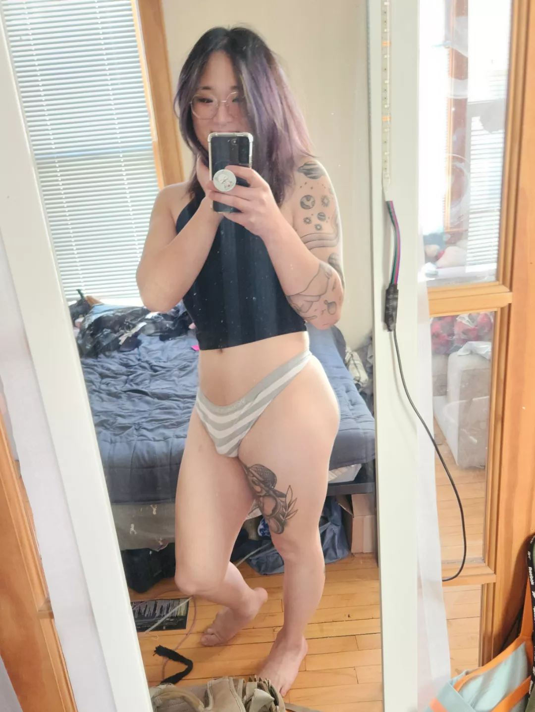 I should clean my mirror >~< posted by ghosty-40hands