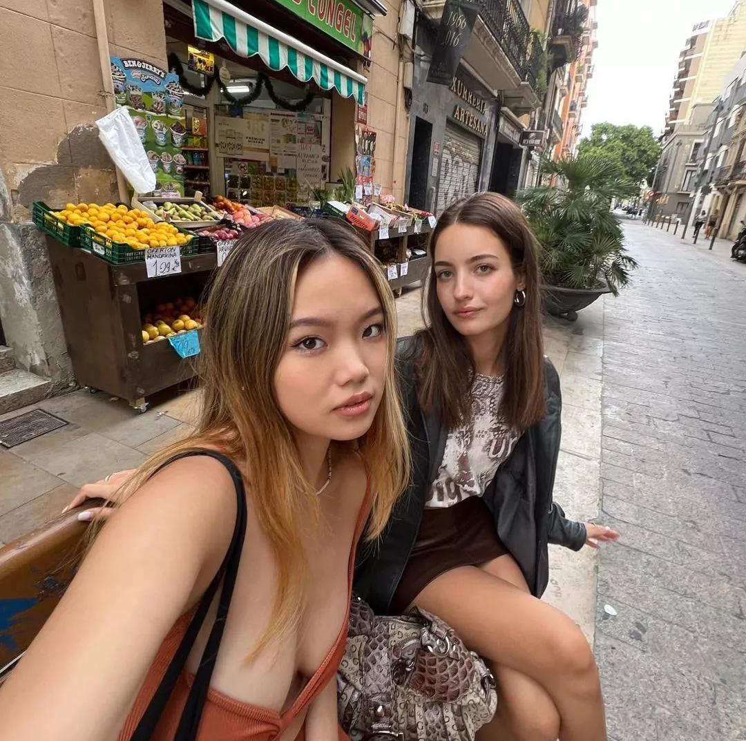 IUTR Hanging at the market posted by LovesBoltOns