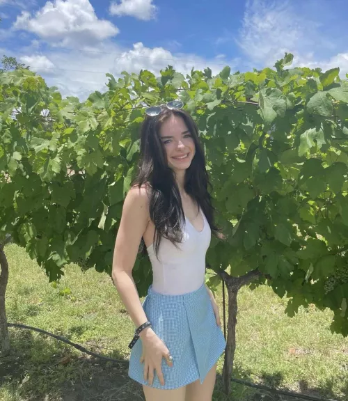 IUTR She’s beautiful by Elysexnicole