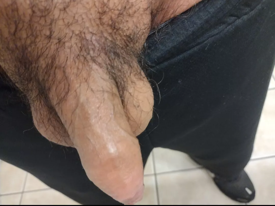 M 37 who wants to wrap their lips around it posted by Sea-Customer-2007