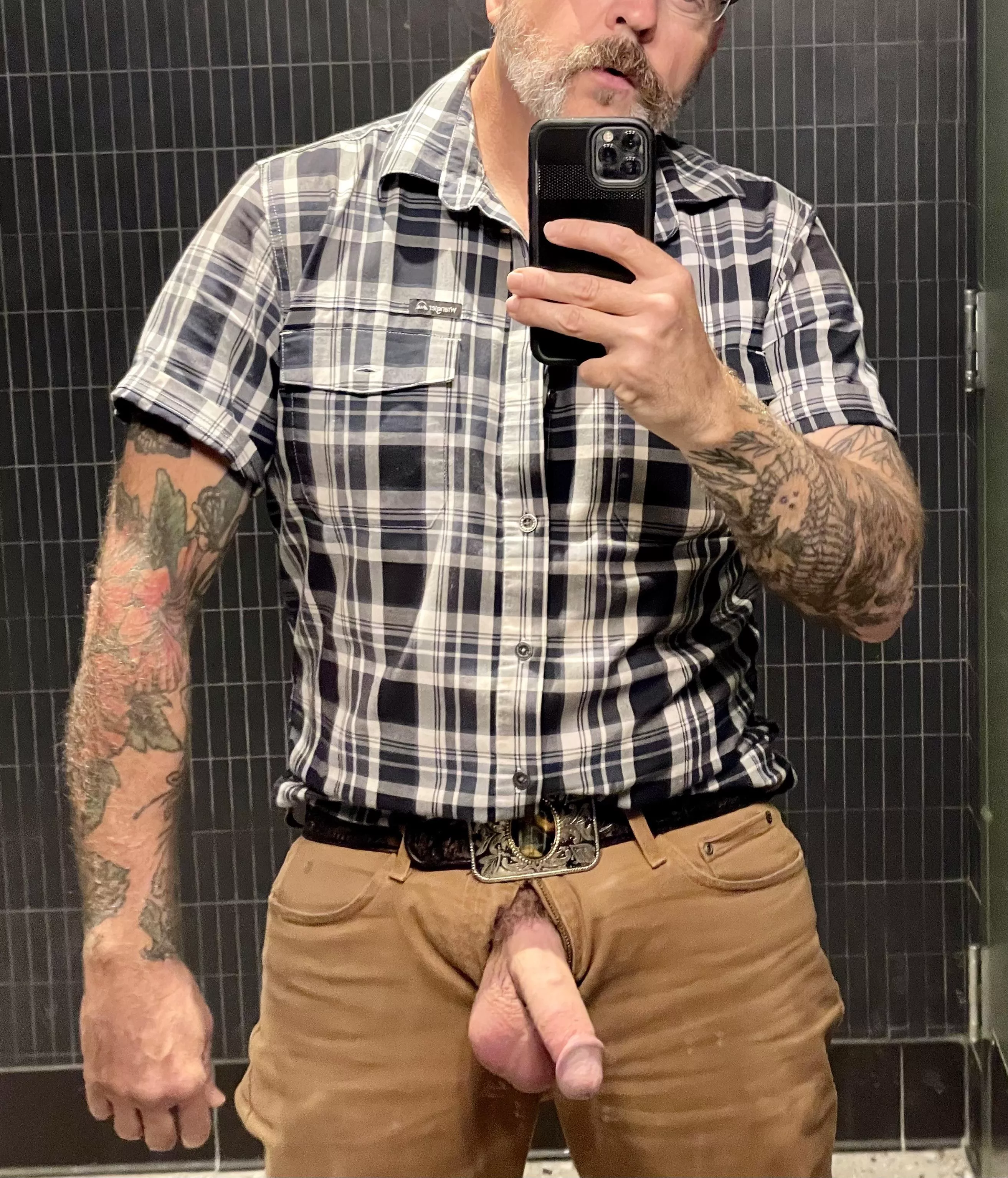 Meet me in the bathroom? posted by SSCatskills