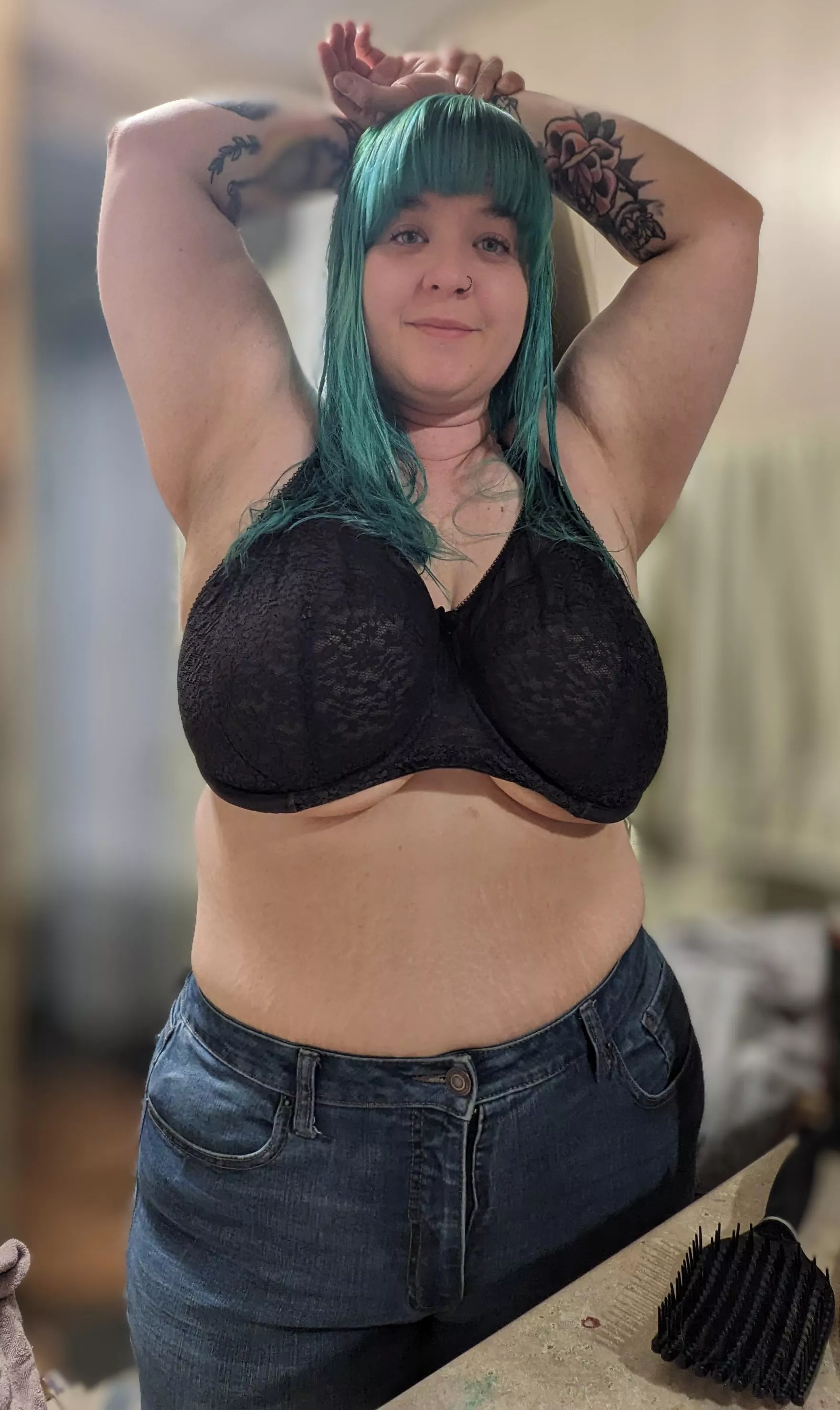 might just fall out.. posted by EllesCuteFeets