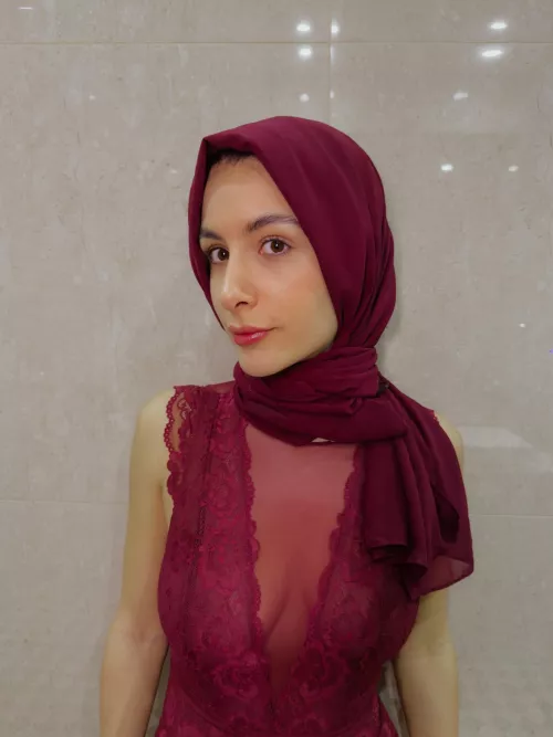 New here, please be kind by roxypoxy21