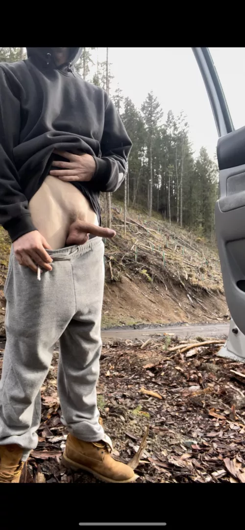 Outside in the rain! Come find me!😈 by -Vault