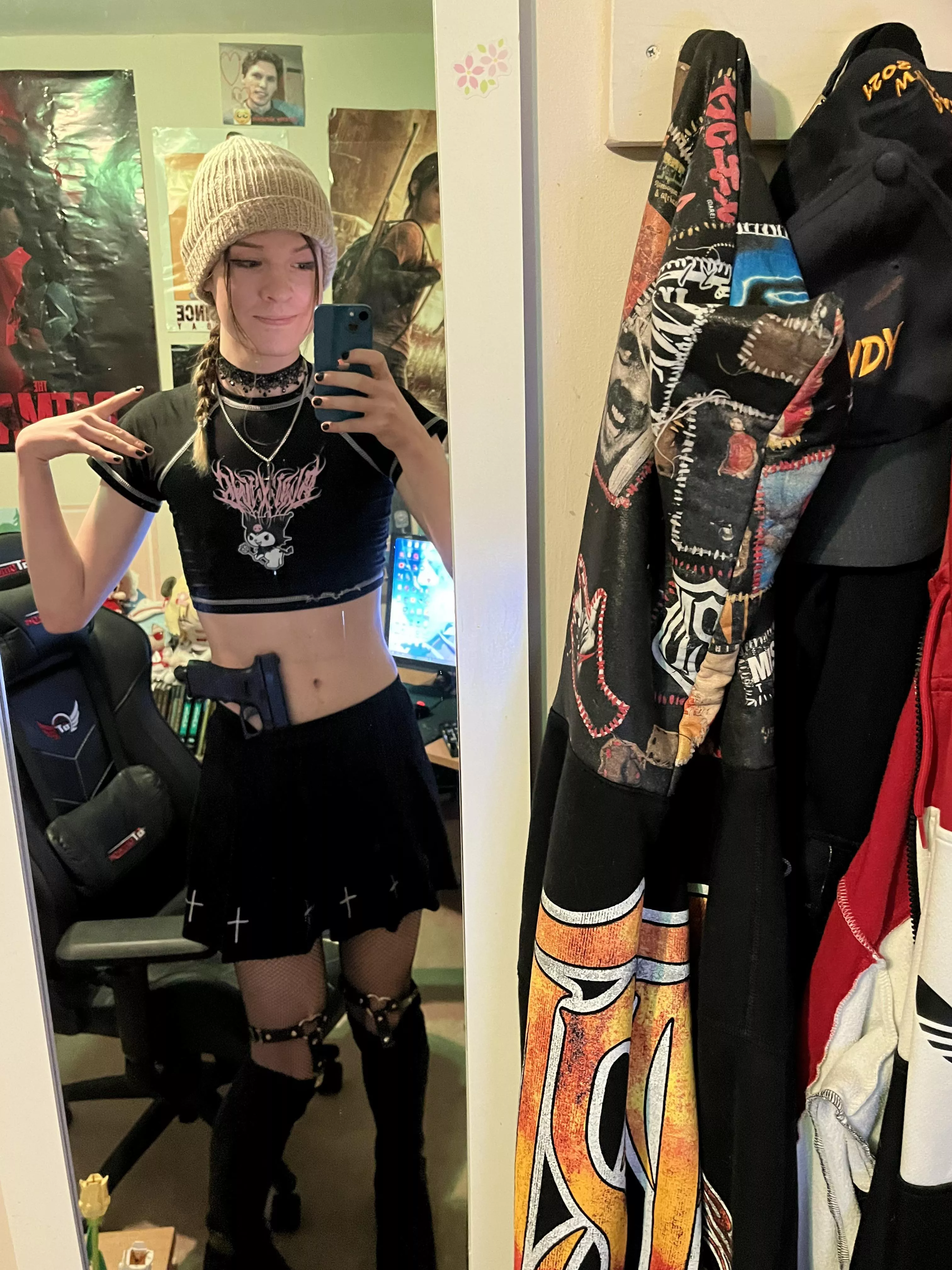 Perfect attire for -1° weather 🫡 posted by PipyLonTeZ