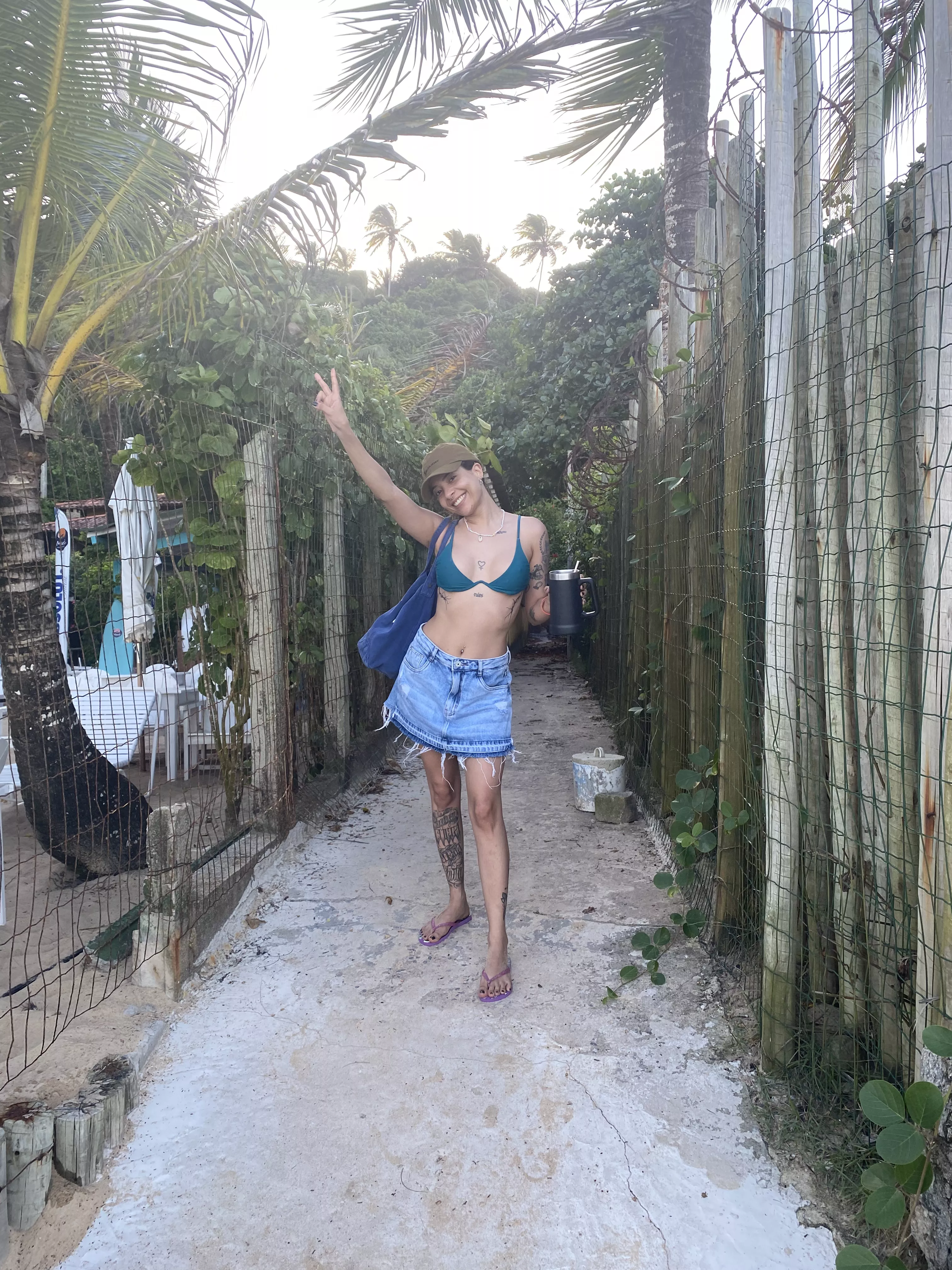 pick me up and fuck me against the tree [F25] posted by ConnellTeressa321