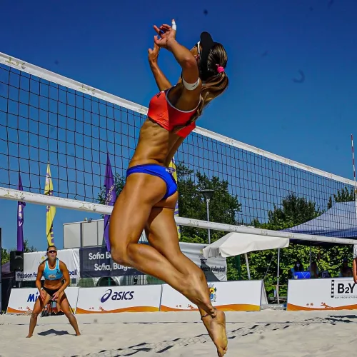 Ready to spike by bislut997