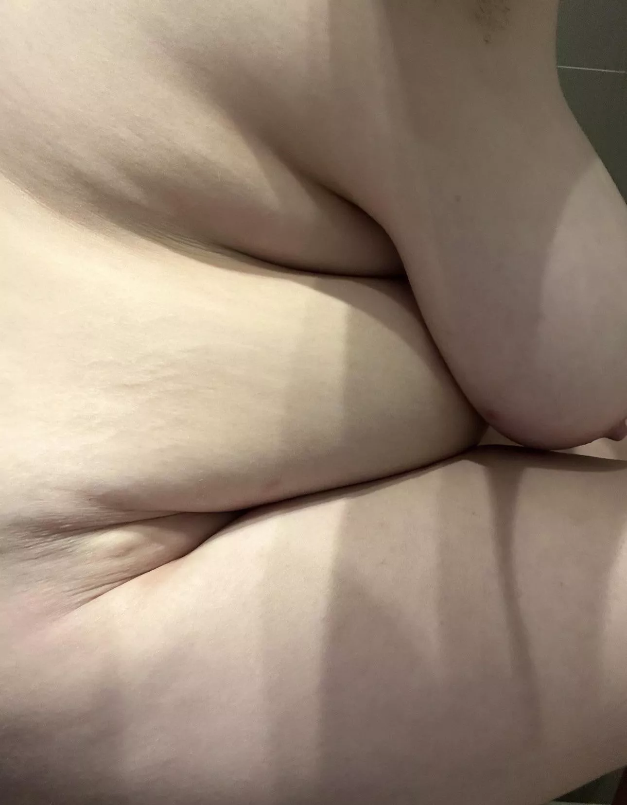 Side view posted by girl_friend101