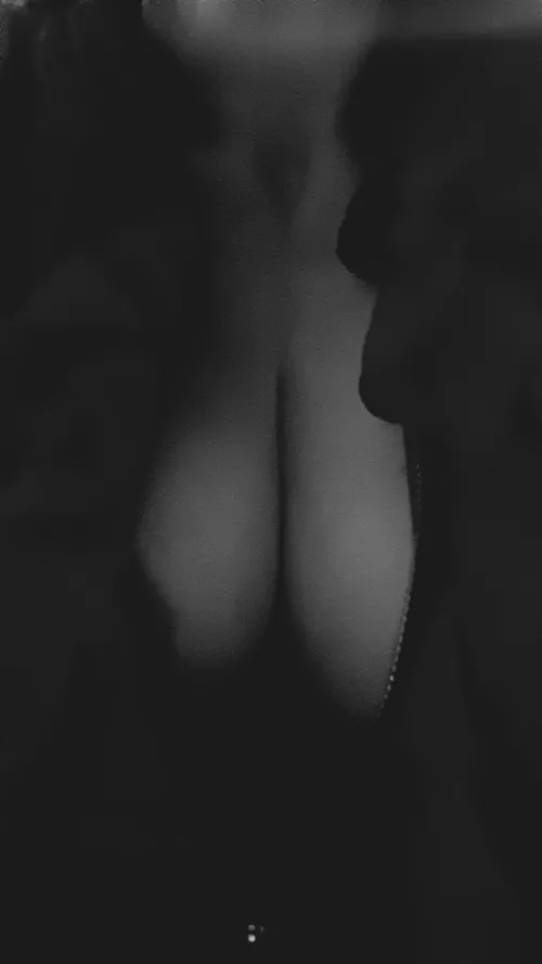 Slide between them by Bodyneedslove