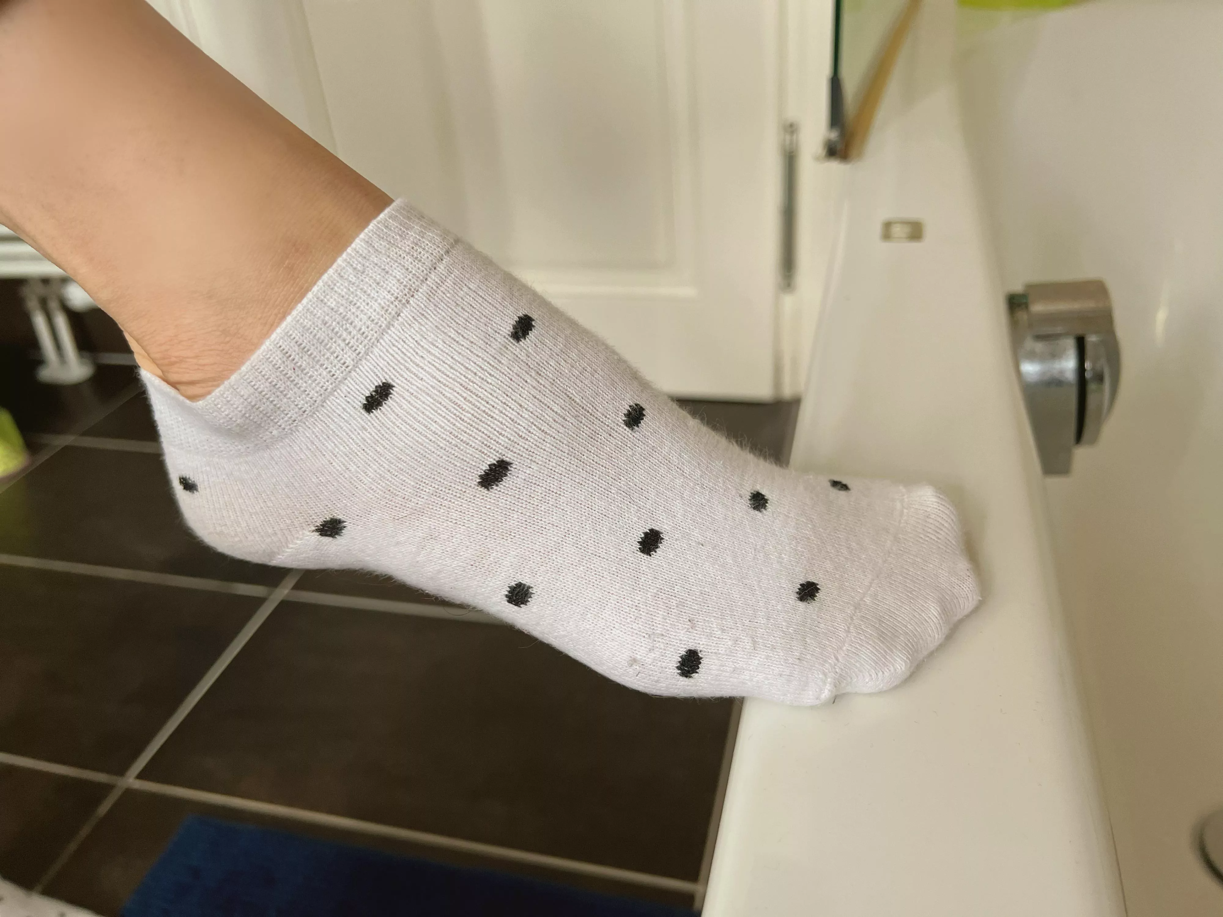 The bathtub should be your lap [F] posted by joysephinexxx