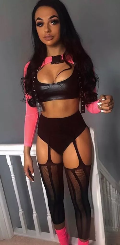 Top tier outfit by Prophet-of-Porn