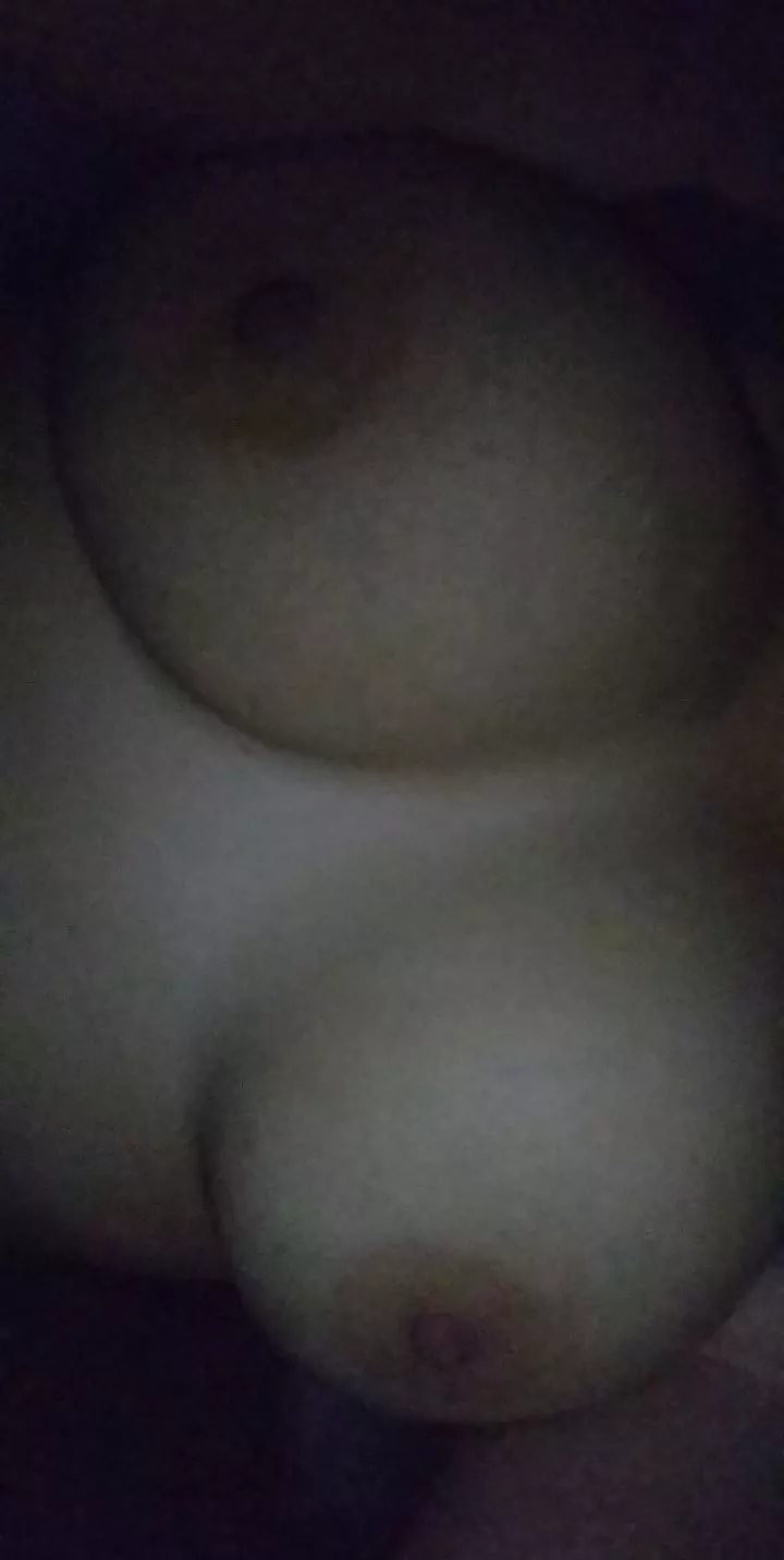 Touch my body. posted by Sunnyhunnybunny994