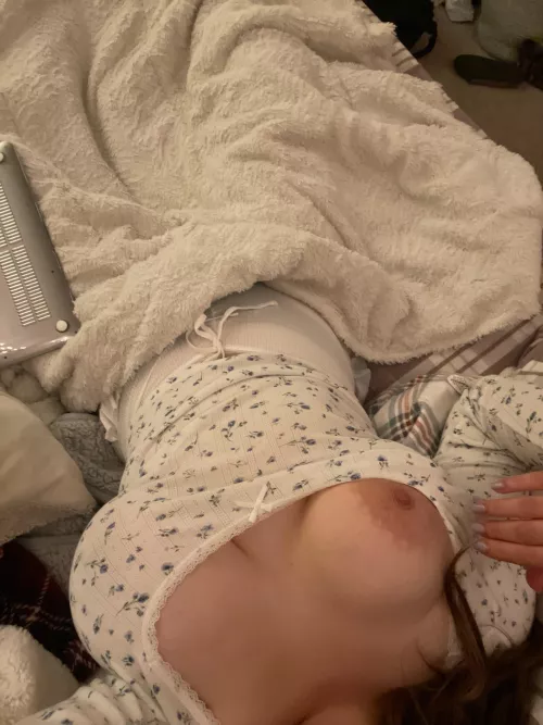 Wanna take advantage of my cute body while I’m a little tipsy? by lucyheart14