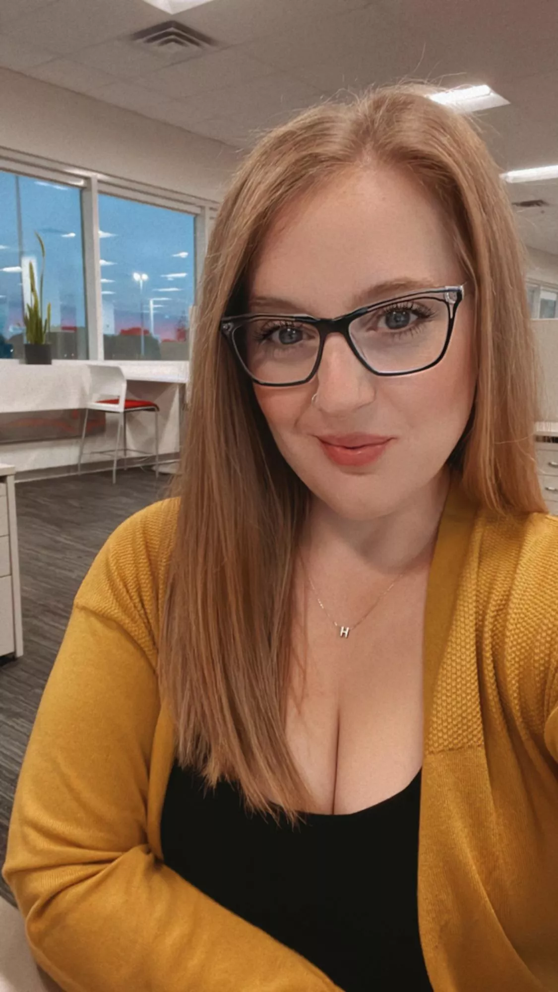 Want to be my coworker? posted by ooohshethick