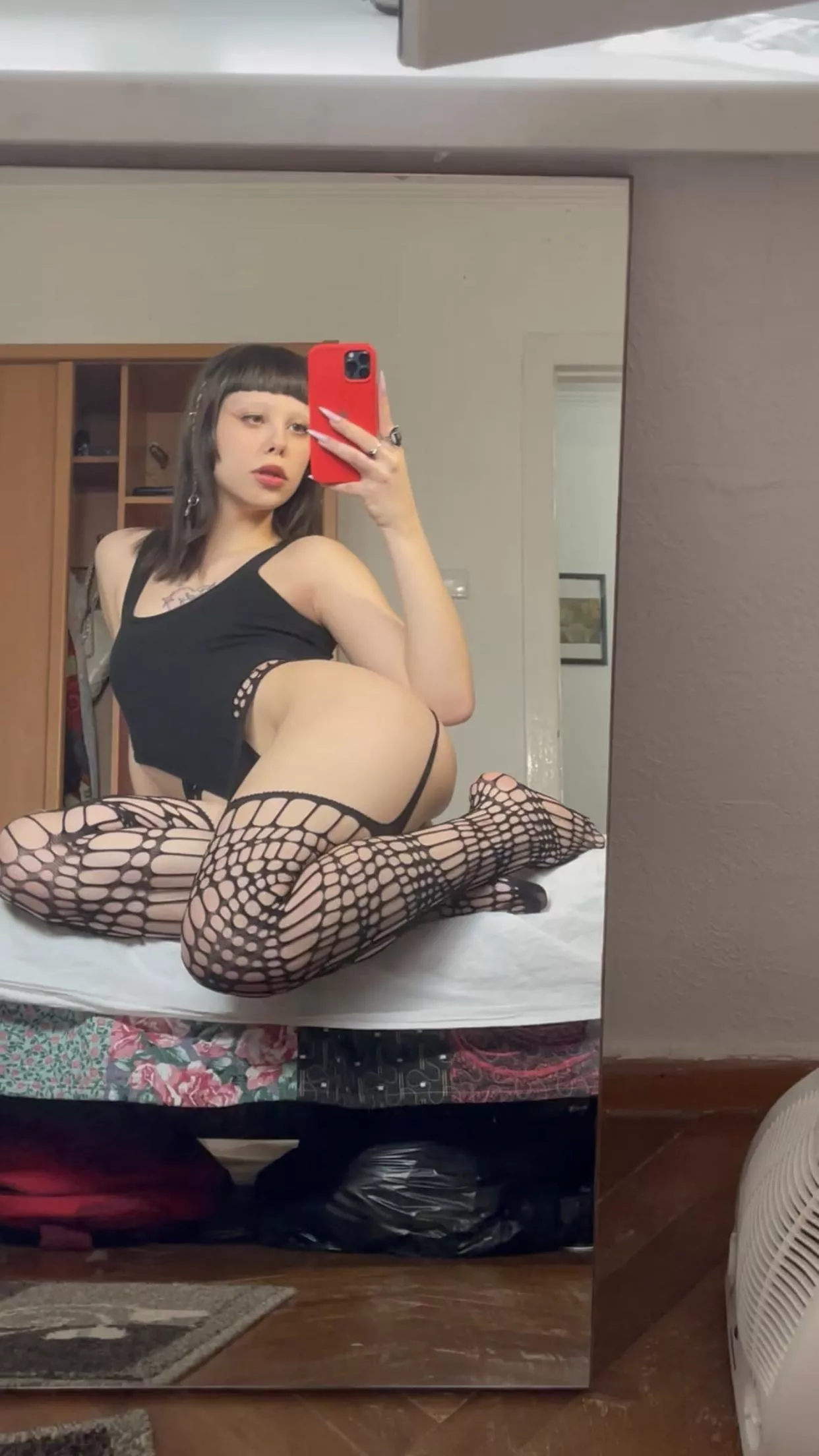 What an interesting pose 🔥😍💦💋 posted by FrenchDrilling