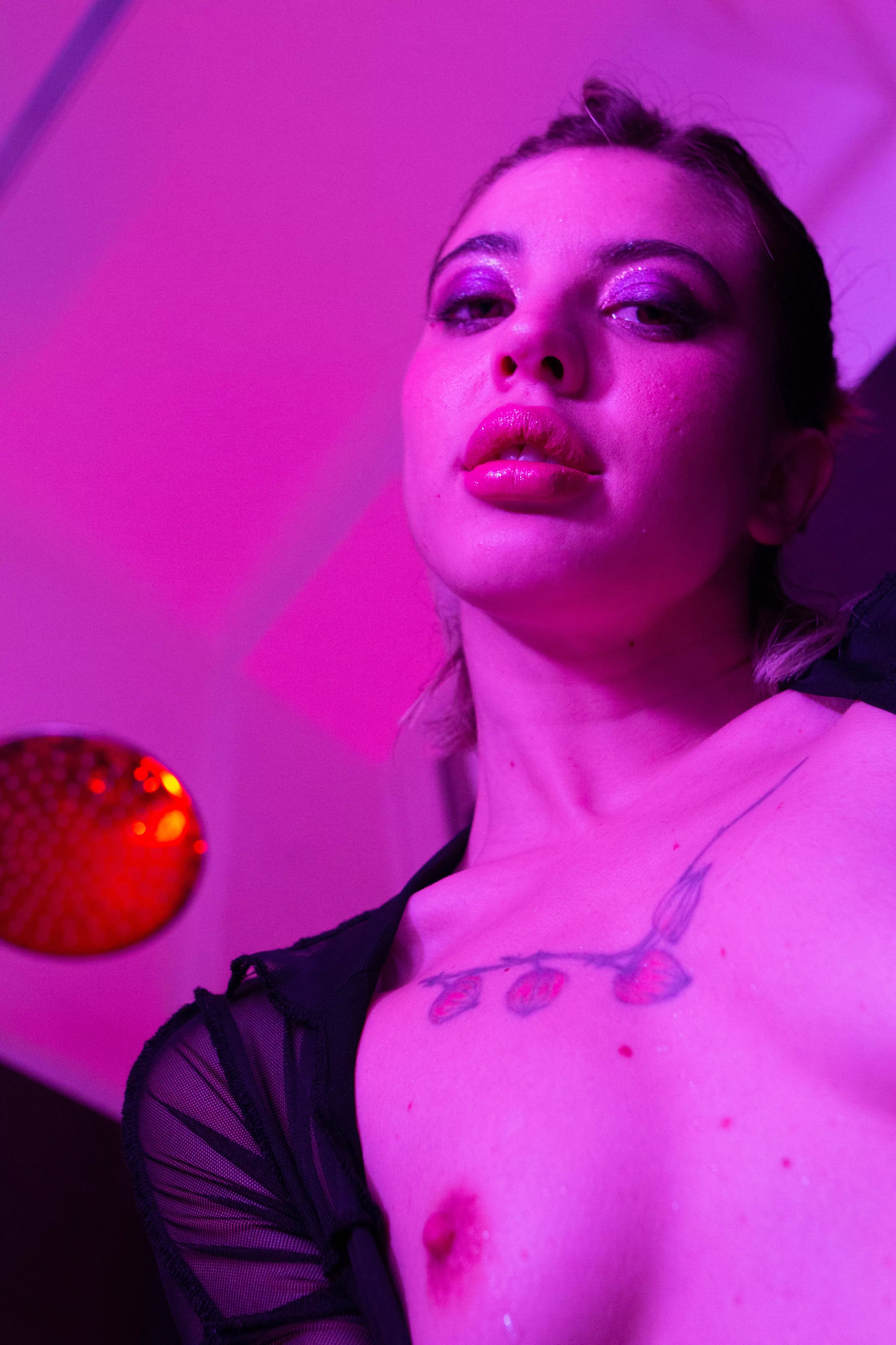 Would you lick that water drop? posted by InnerLife90