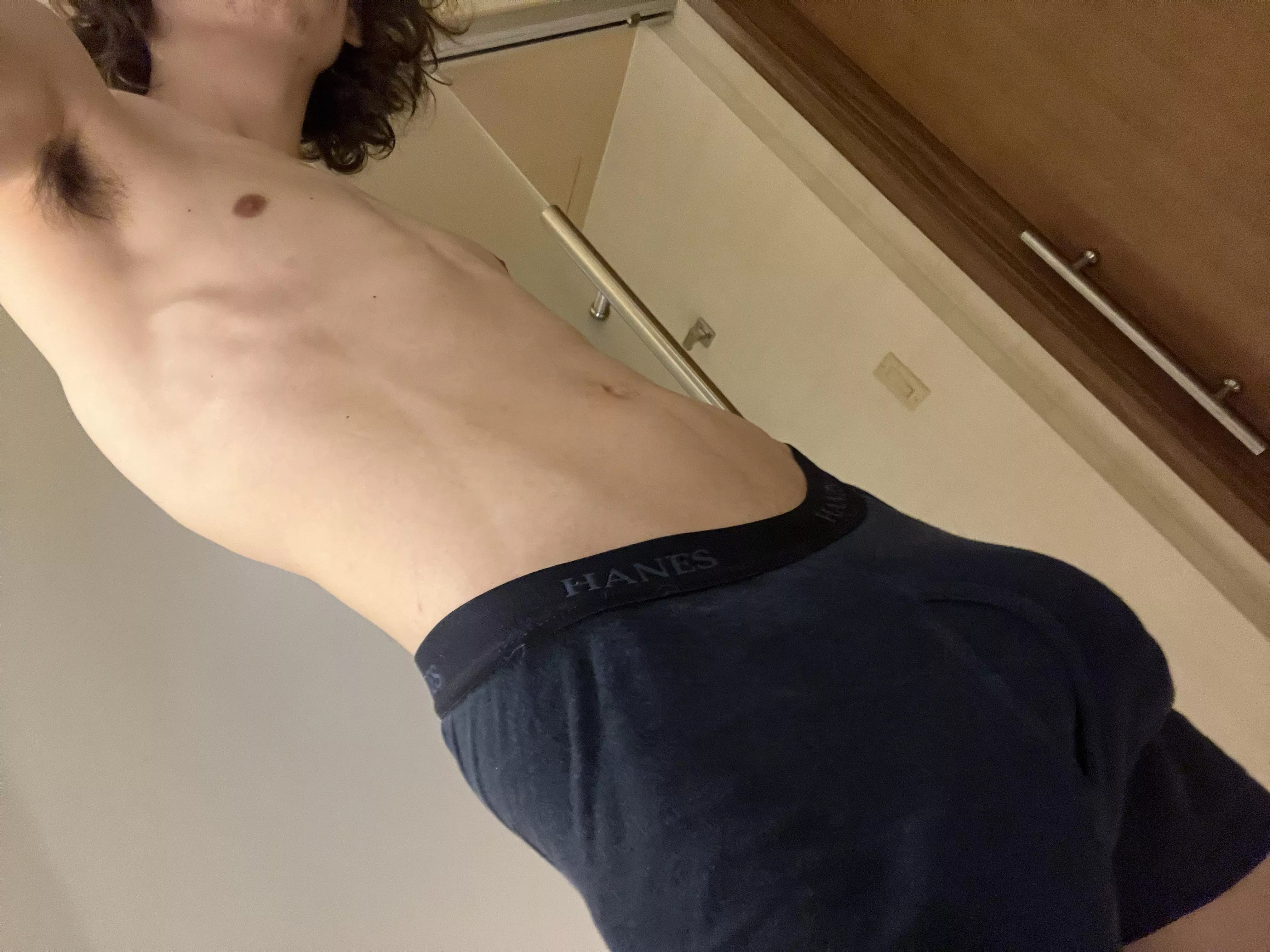 20, need a bottom with a fat ass posted by Hors3yBoy