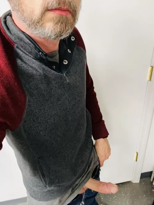 [45] Can you come downstairs and help me out with something real quick? by DarkTowerFan19