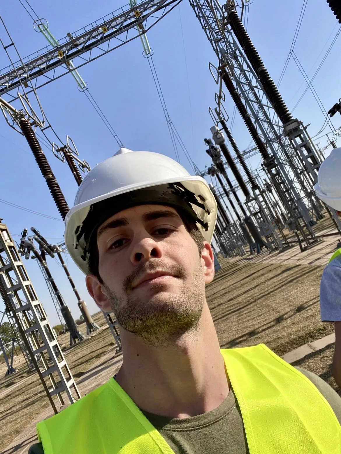 Almost an electrical engineer, what about you? posted by Gabitoarx