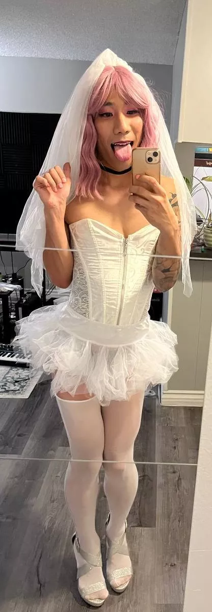 Am I Wifey Material? 👰✨ posted by AznFagPrincess