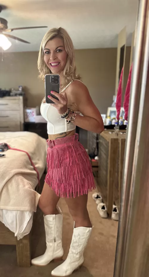 Concert ready! Just a Mil[f] going to have some fun. by fitnesswife1983