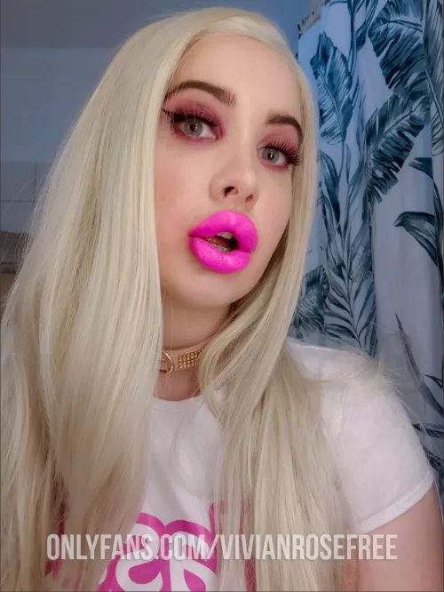 Do my new lips make me look dumb? 💖 by Repulsive-Hair2713