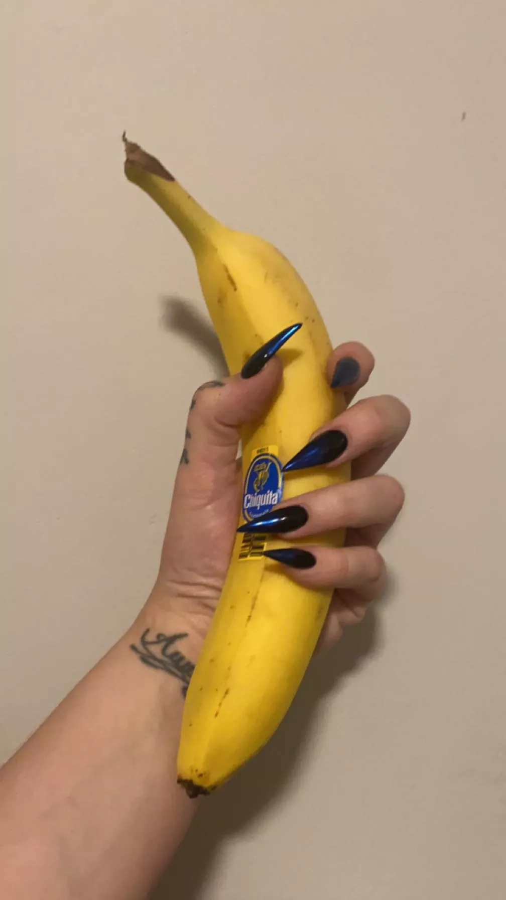 Do you like my hands? (Banana for scale) posted by bpdisaster95