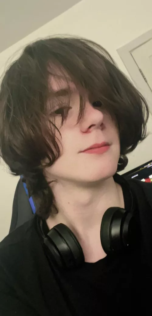 Fem material? by Boyboyuwuh