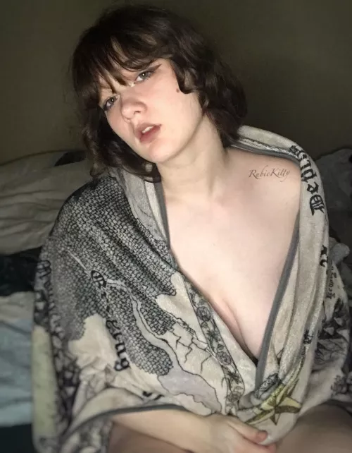 [F]Let’s cuddle under the Exandria blanket and watch CR😉 by RubieKitty