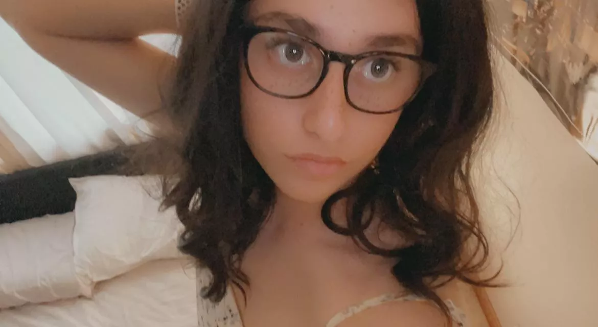 Good evening everyone :) posted by mogisahoax74