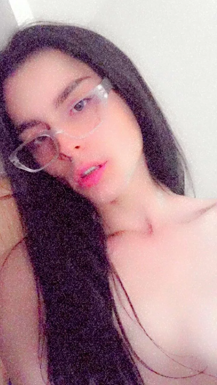 Good morning 💋 posted by Plastic_Whole_3899