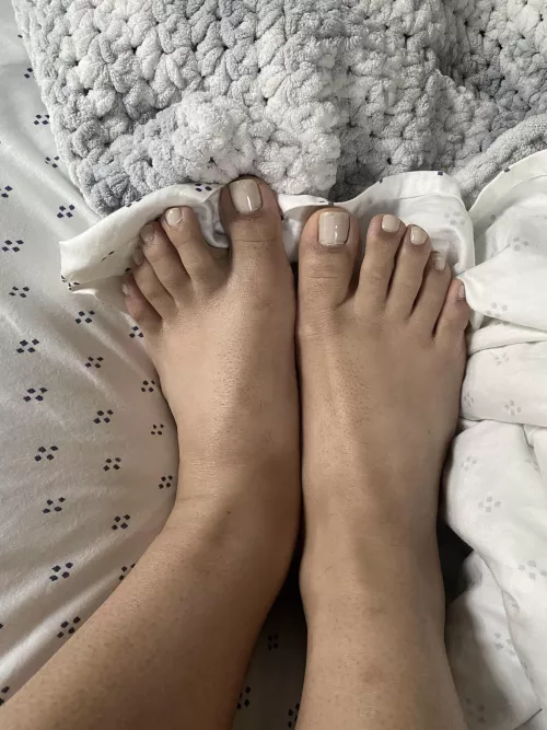 I want you to slip your cock right in the middle babe 😌😌 by lizinherprime