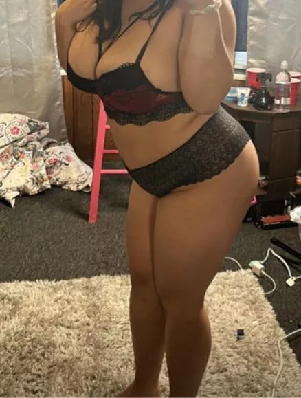 Into a 5’2 latina with busty boobs posted by Siobaby0610