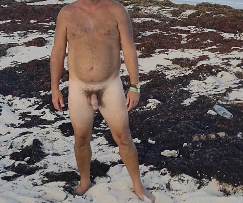 M(50) Enjoying the beach posted by Lake_bay
