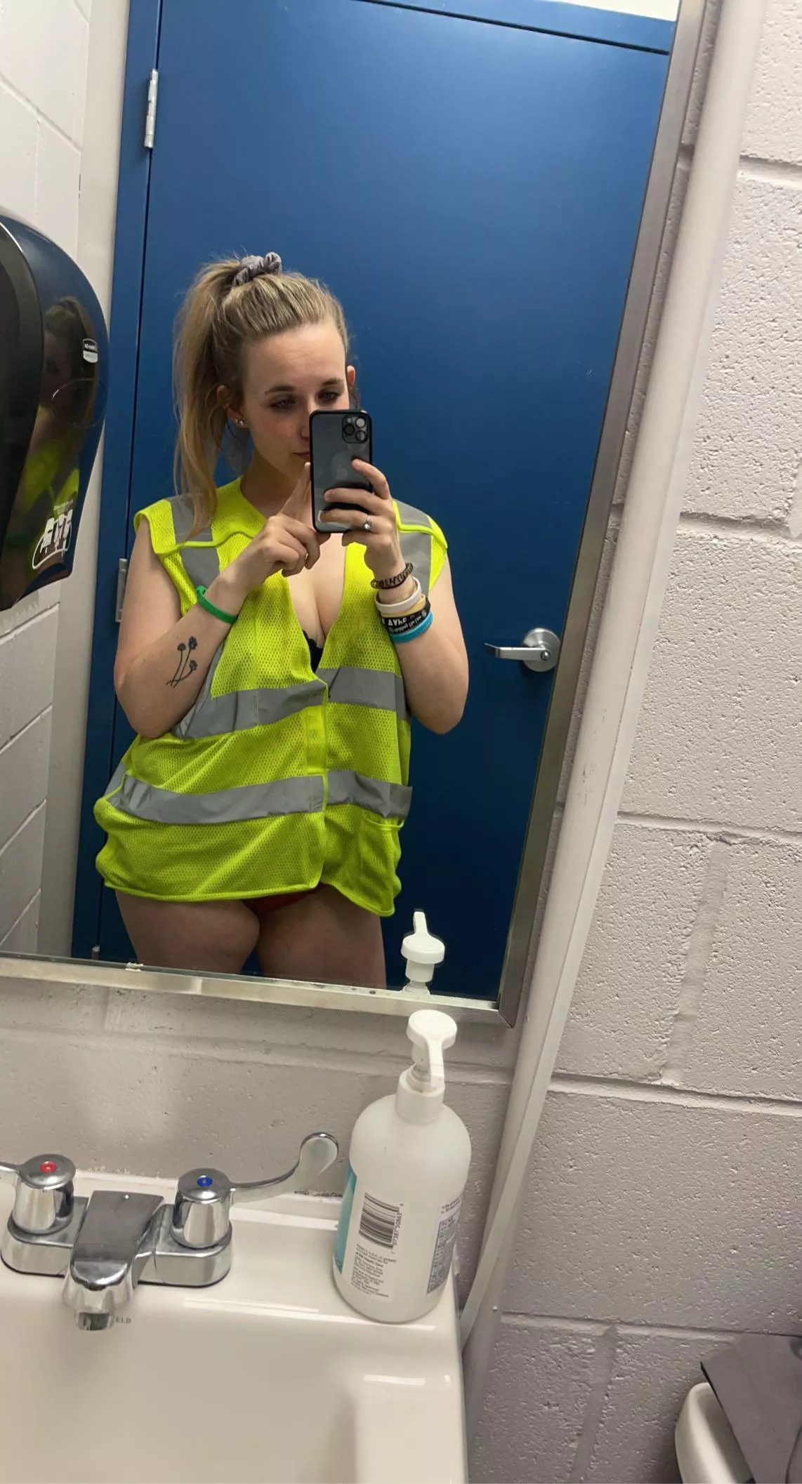 meet me at work, my hubby won’t know posted by queenbree99