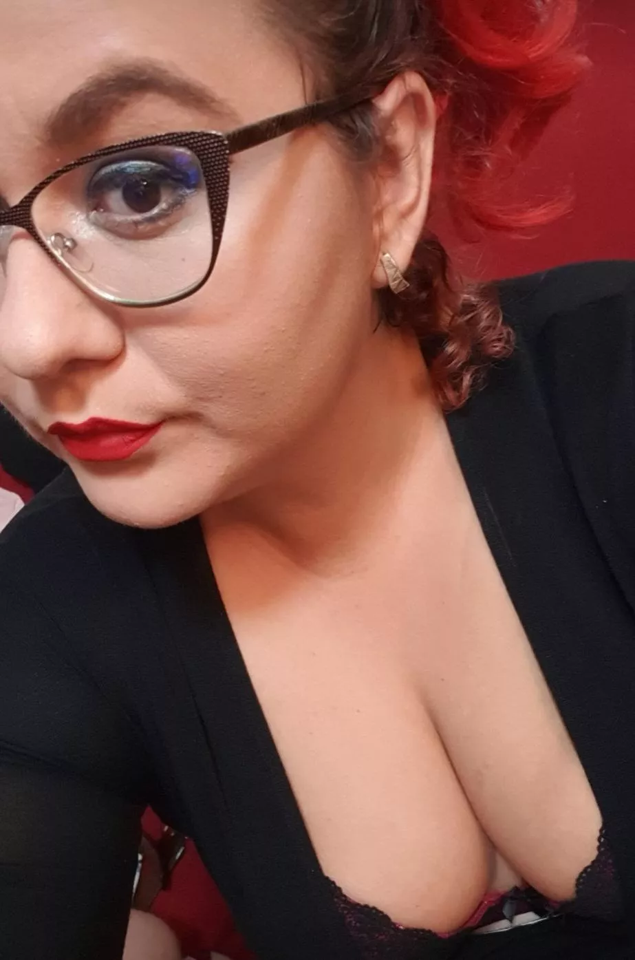 Ready to hang out with my friends 🥰 posted by No_Waltz_9281