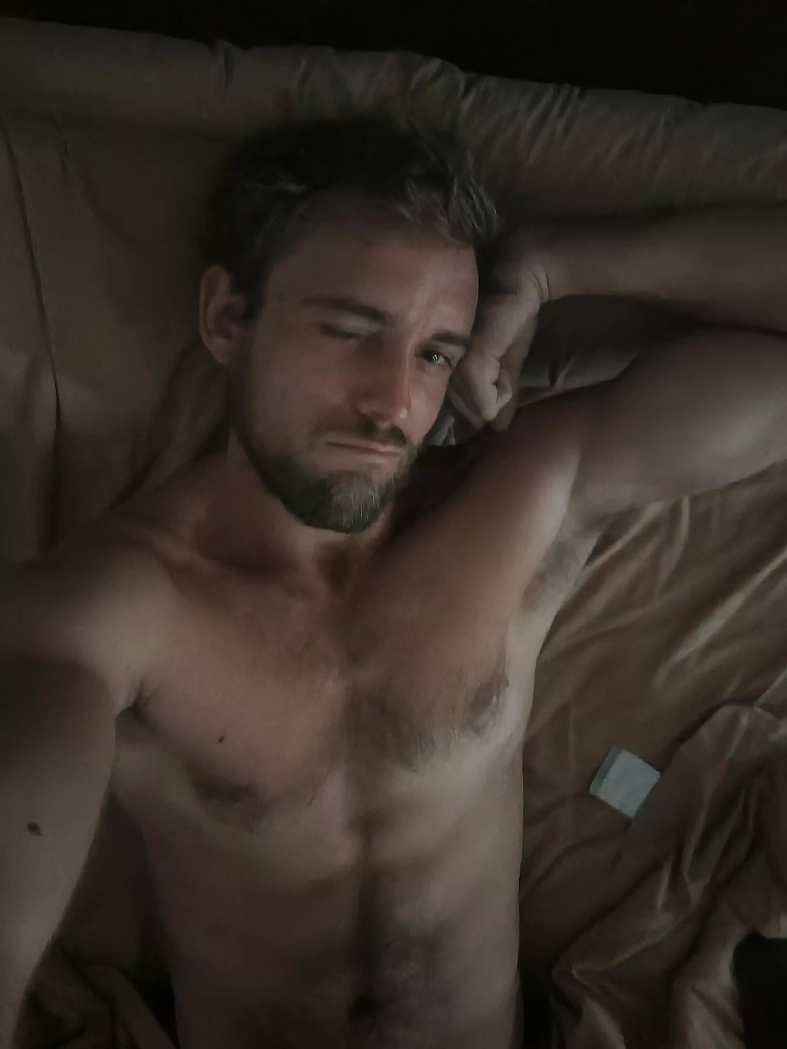 Roll in bed with me posted by BenUKfriendly