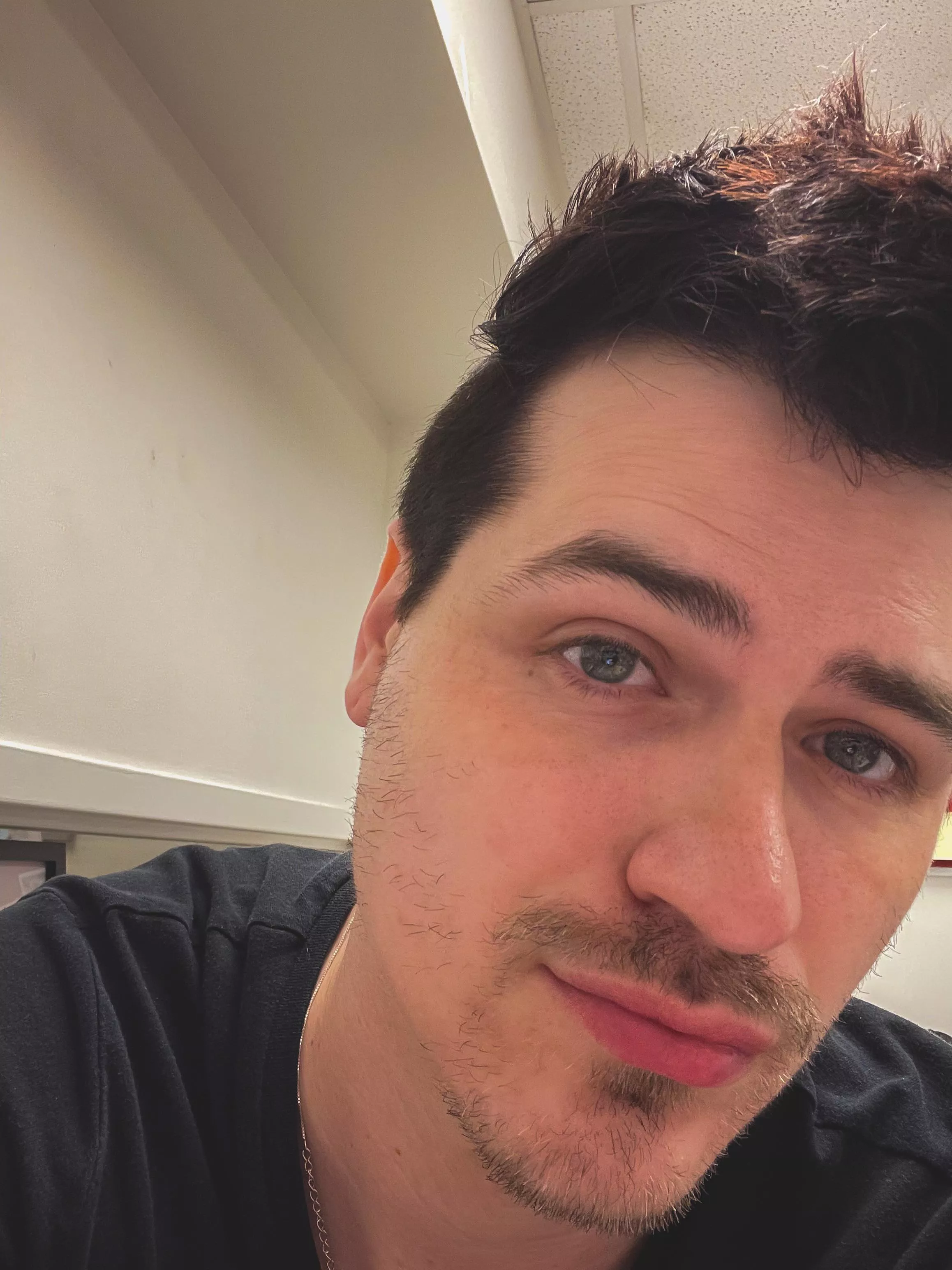 Should i shave? 🤔 posted by resiidenteviil