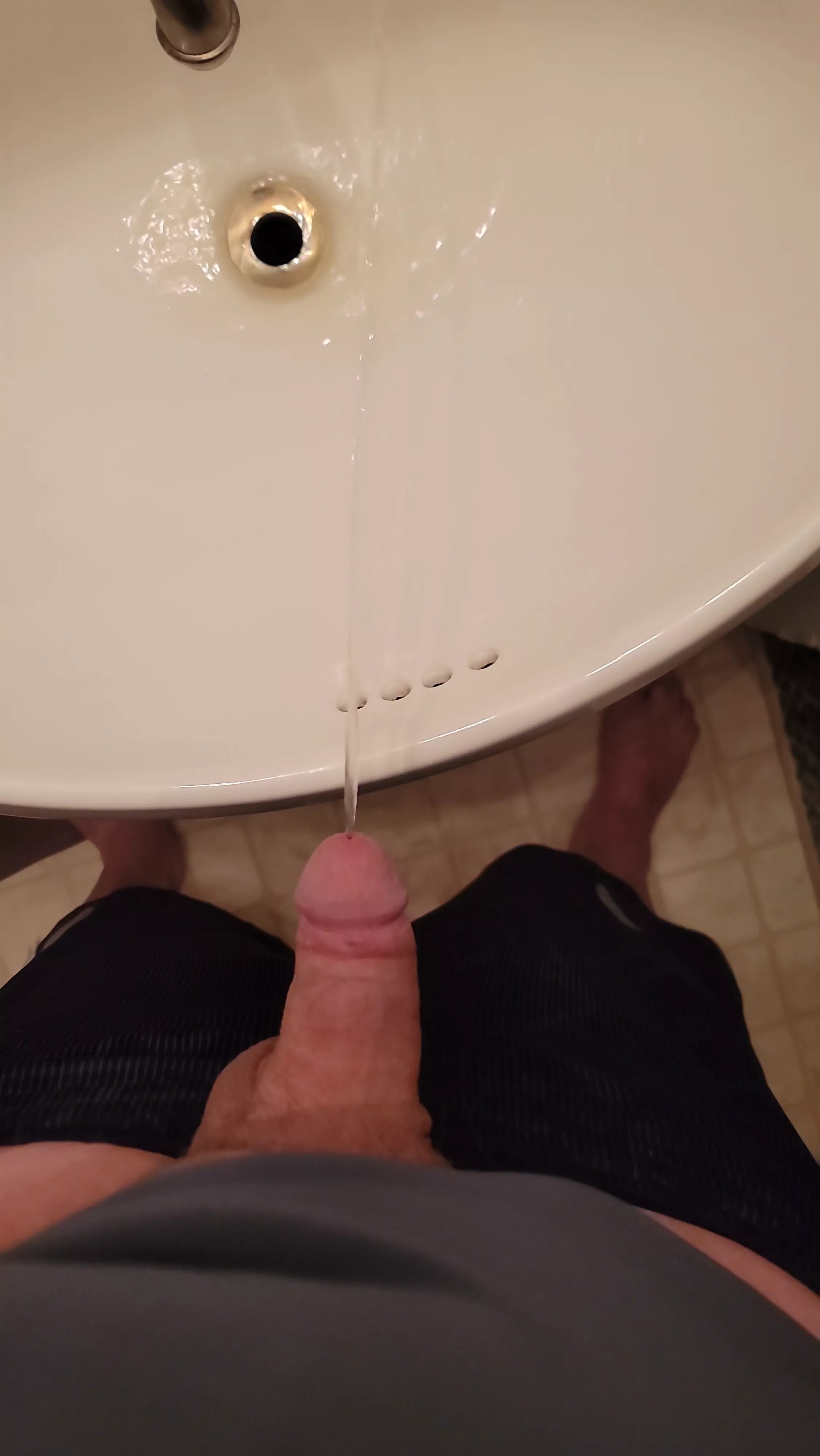 Sink piss posted by SnailTrail4450