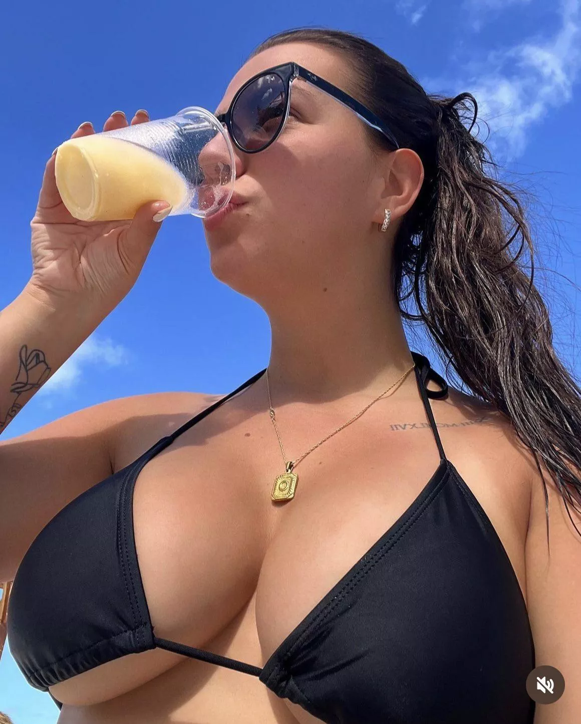 Those tits posted by SchemeNo88