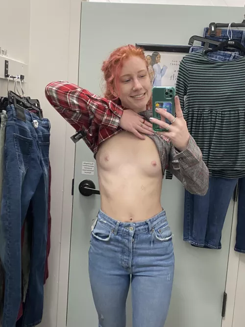 too small to hold by plsdontbecreepy