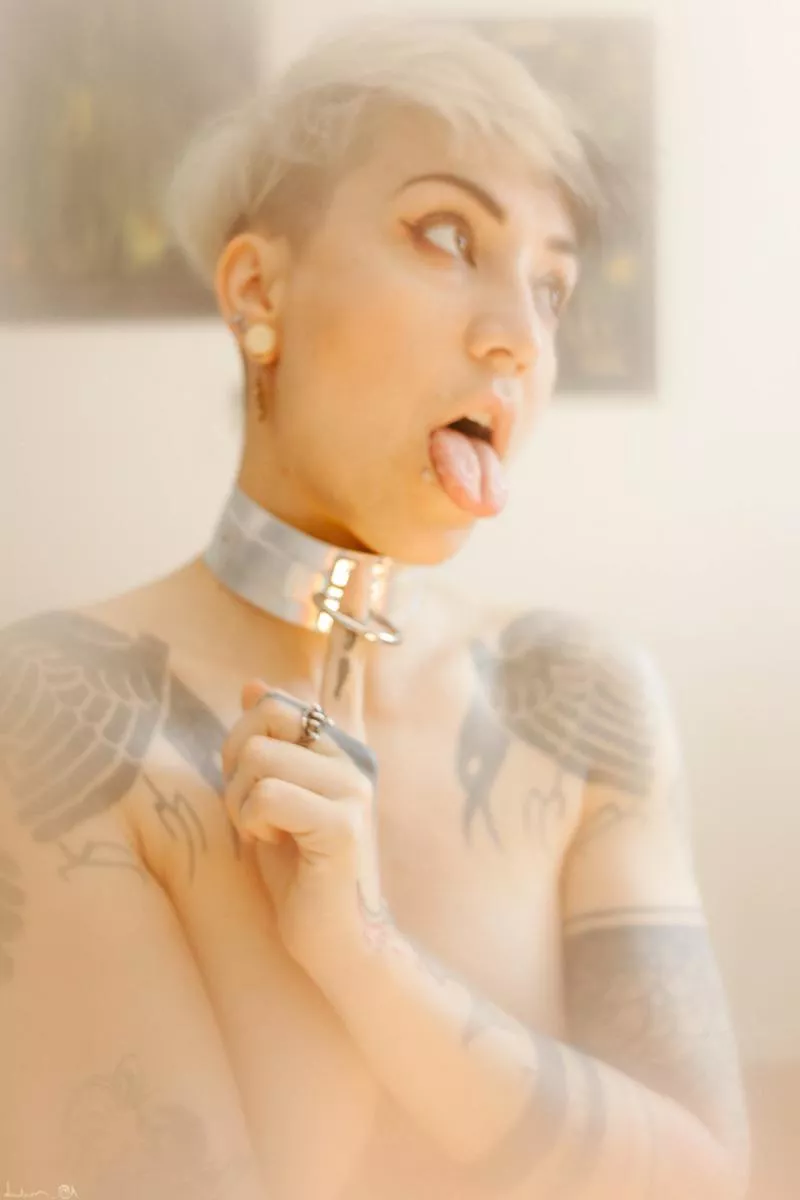 tug on it posted by UrsinaeVespera