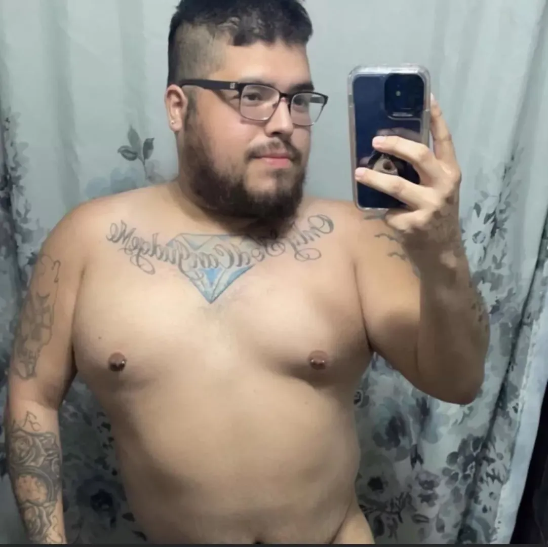 Who loves a big thick boy 🐻😈 posted by Beefycubb