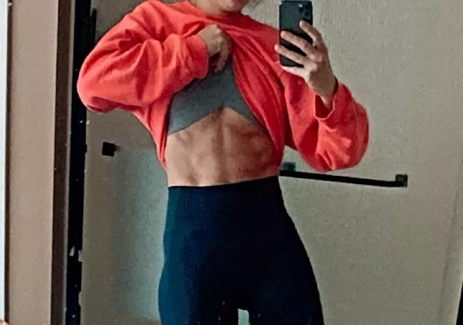 Wife wants to show off post baby six pack (f) posted by Sensitive_Fox_9243