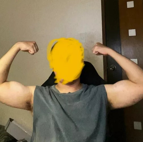 26 hung bi asian jock. Lf bros/dads to jerk off with. Face required. Fratbros, hairy, beefy++ @asianbro22 by dumdom1026