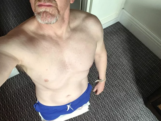 [54] London hotel push-ups by horndown2022