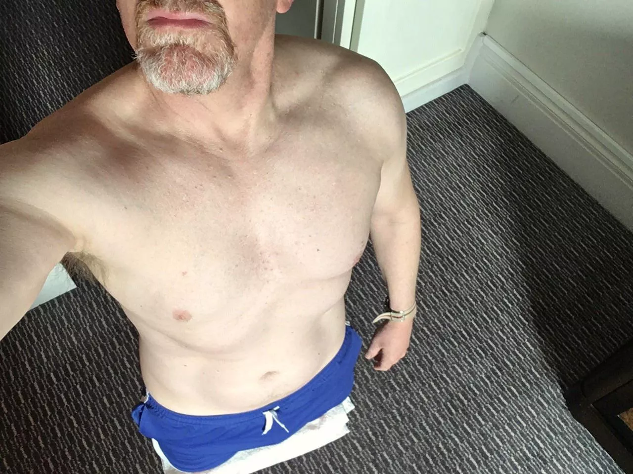 [54] London hotel push-ups posted by horndown2022